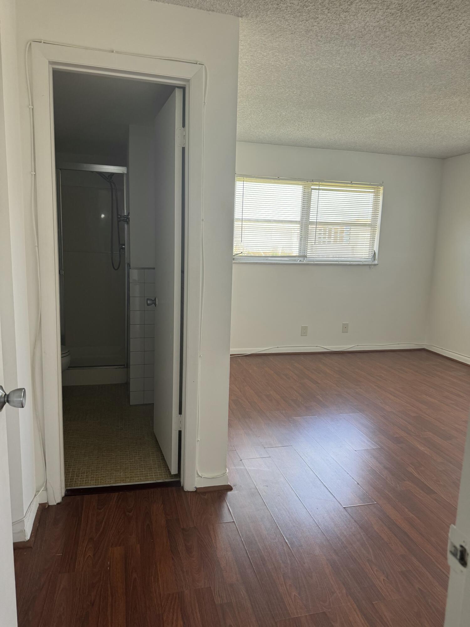 VILLAGE ROYALE GREENWOOD CONDO - Residential