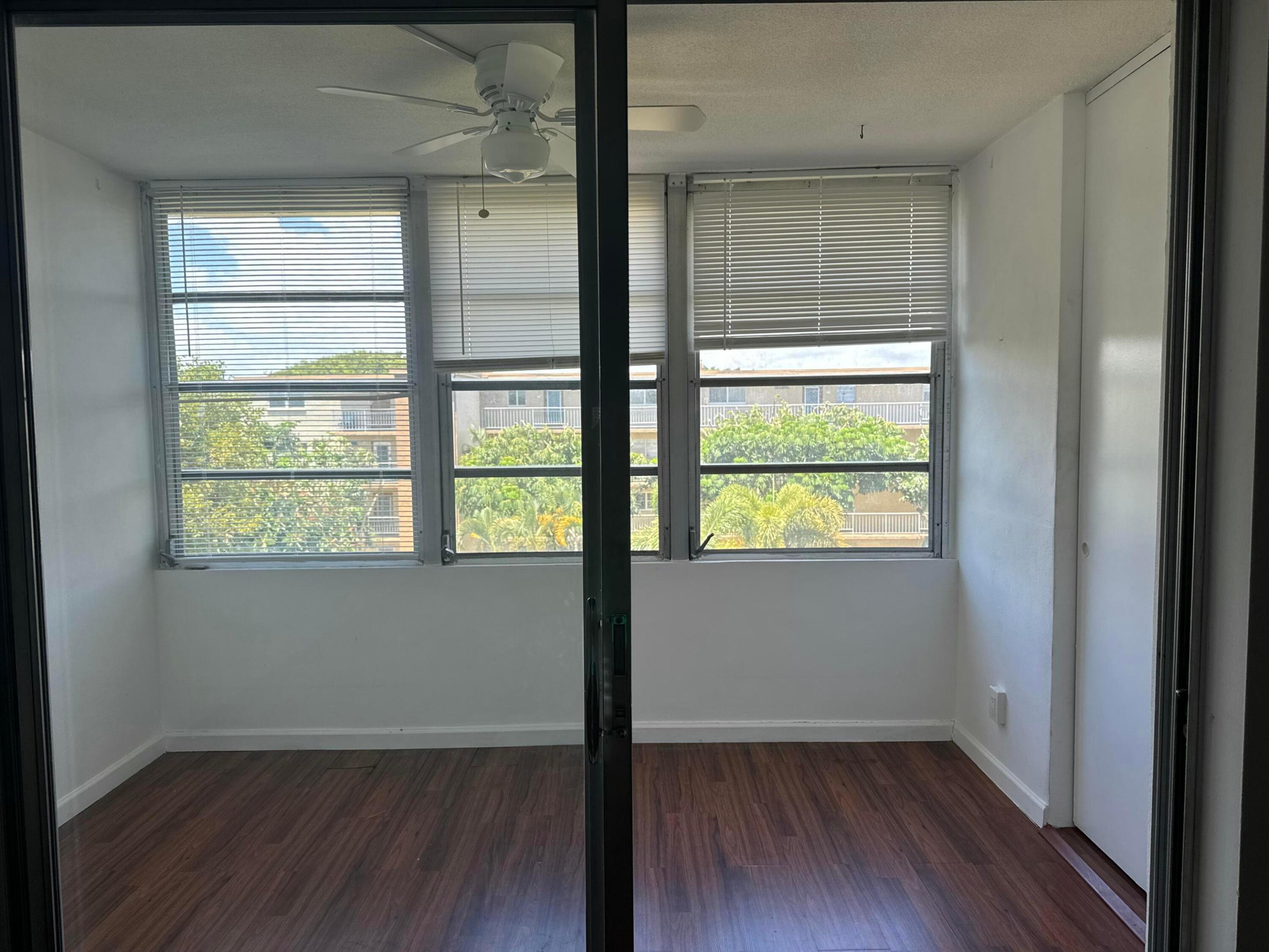 VILLAGE ROYALE GREENWOOD CONDO - Residential