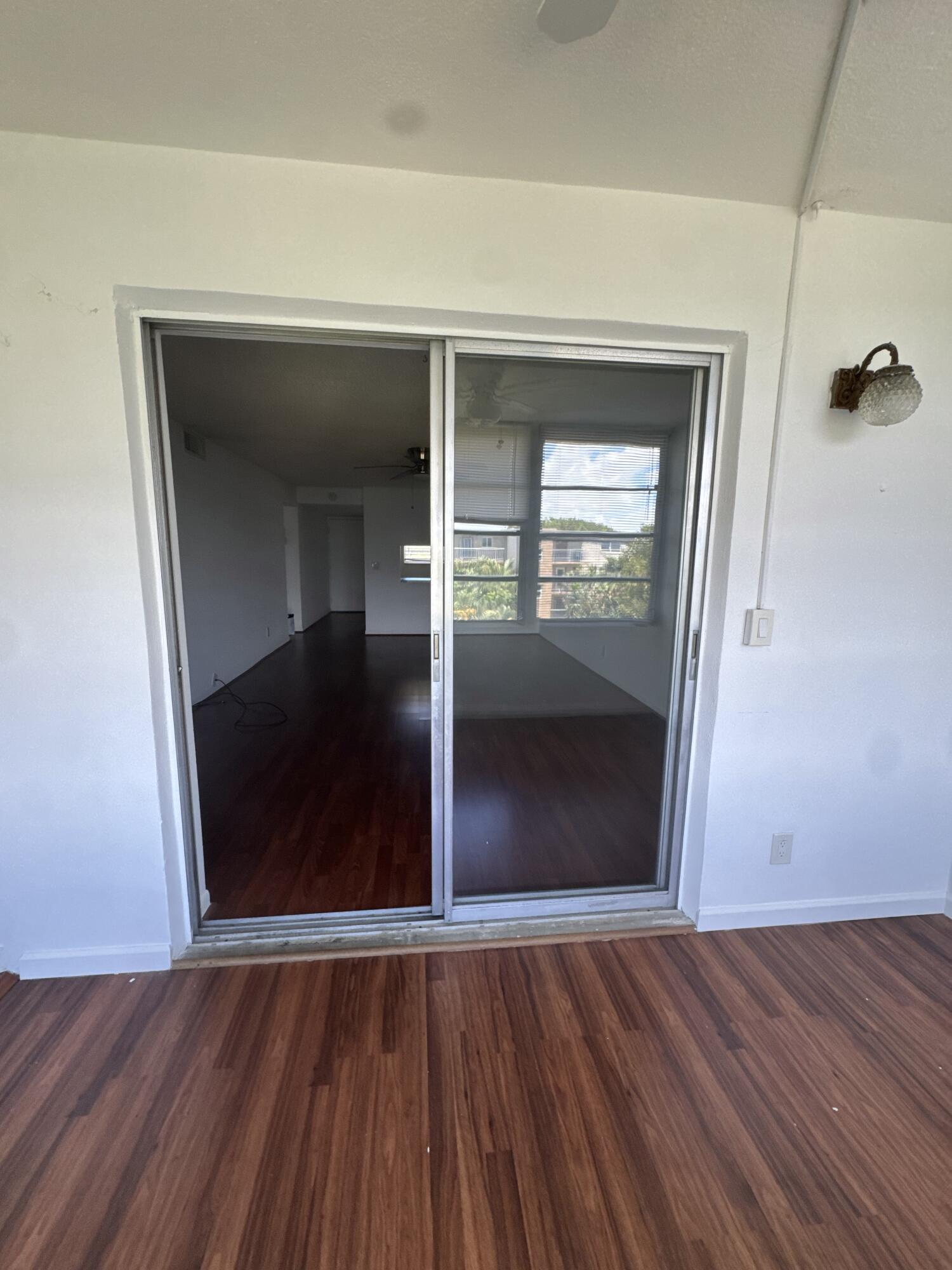 VILLAGE ROYALE GREENWOOD CONDO - Residential