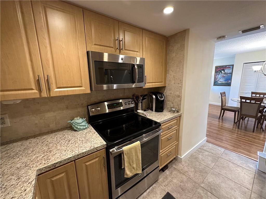 IMPERIAL POINT CONDO - Residential