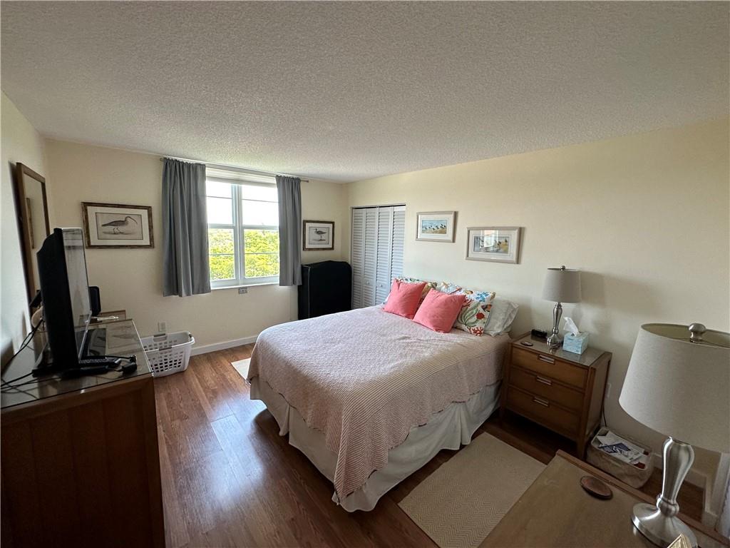 IMPERIAL POINT CONDO - Residential