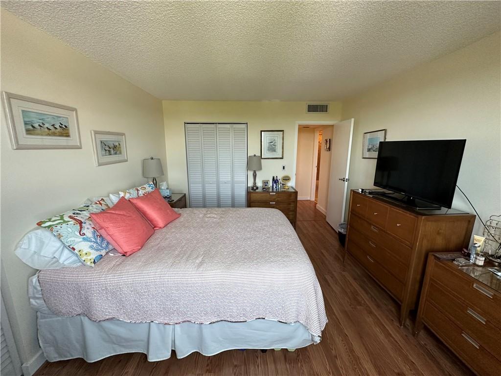 IMPERIAL POINT CONDO - Residential