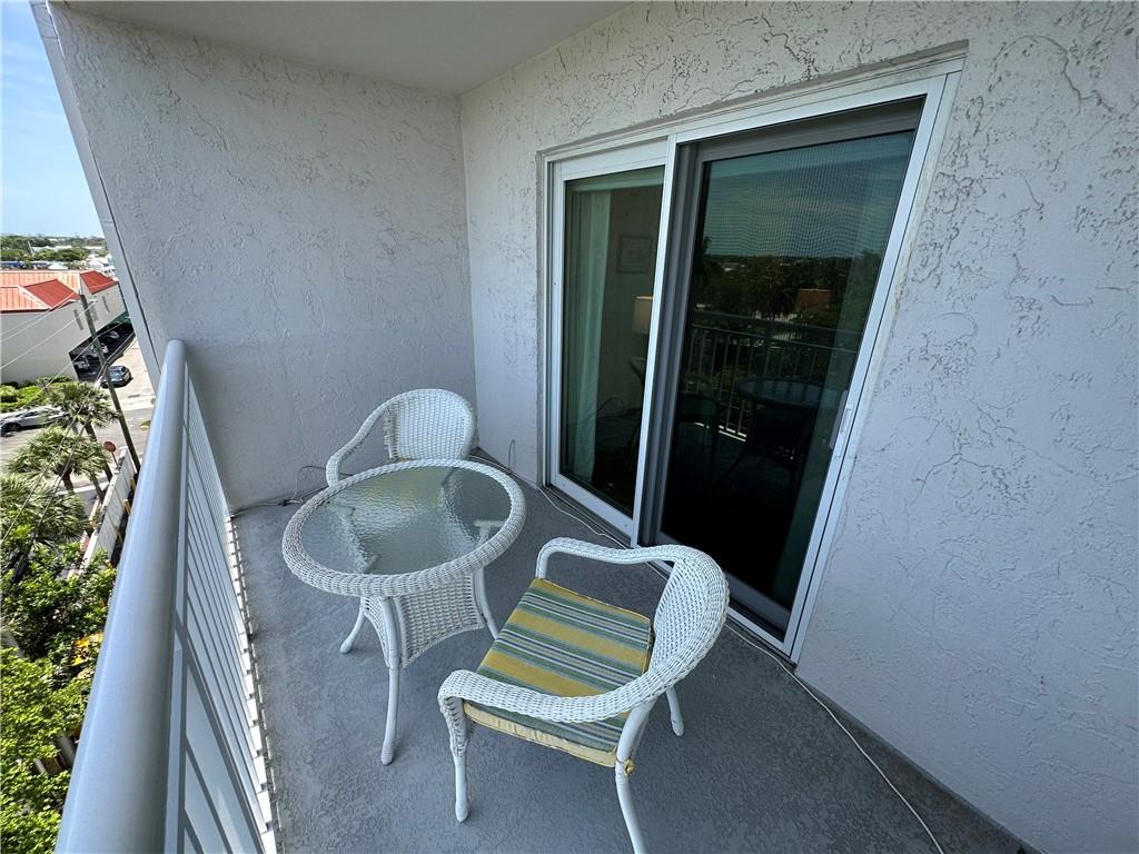 IMPERIAL POINT CONDO - Residential