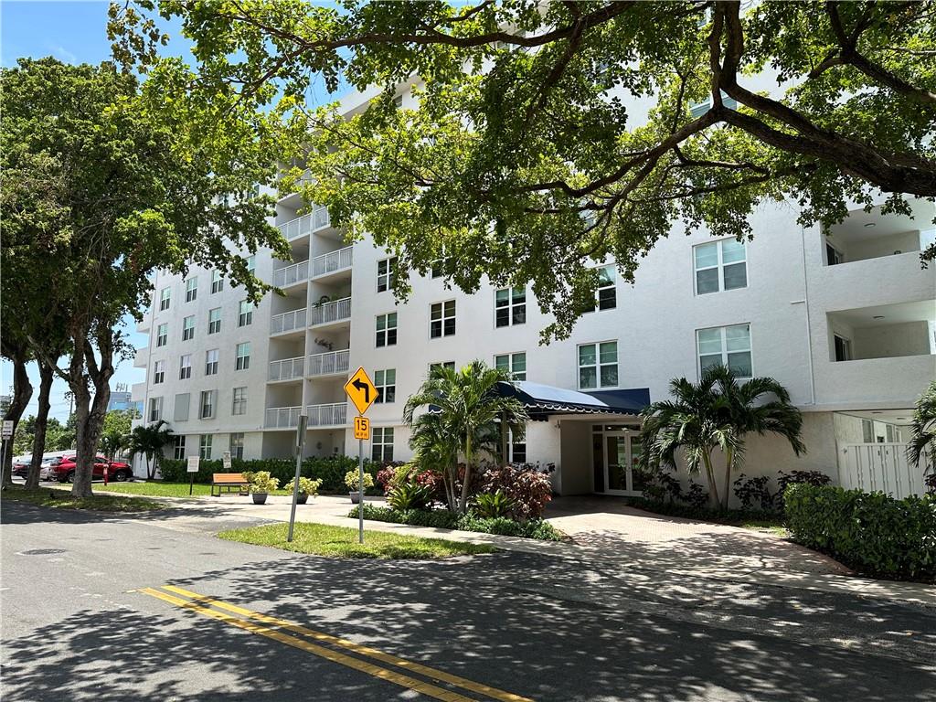 IMPERIAL POINT CONDO - Residential