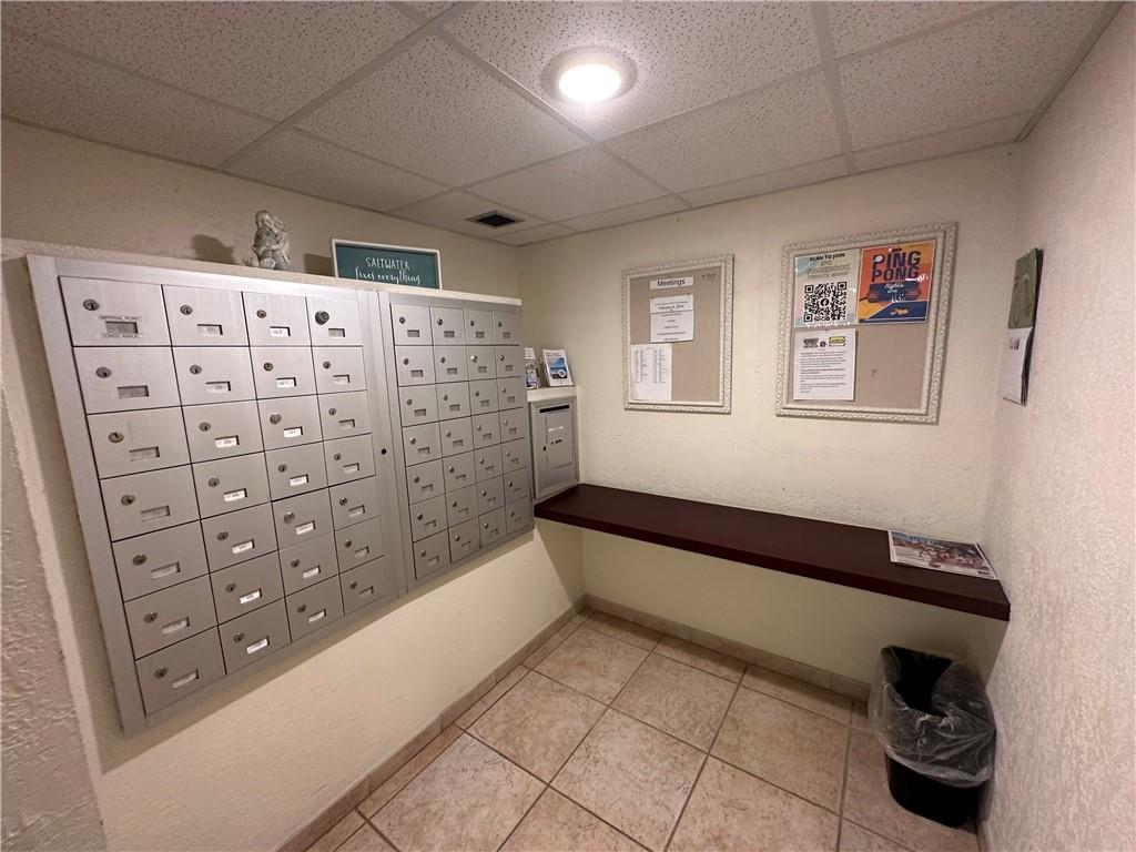 IMPERIAL POINT CONDO - Residential