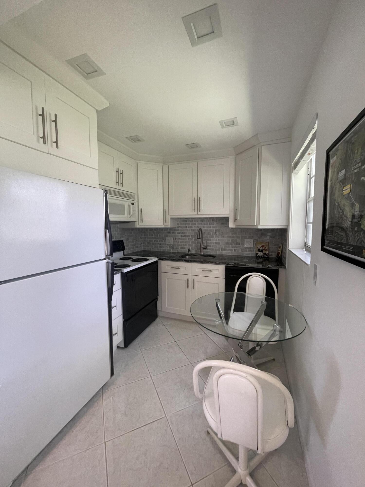 KESWICK B CONDO - Residential
