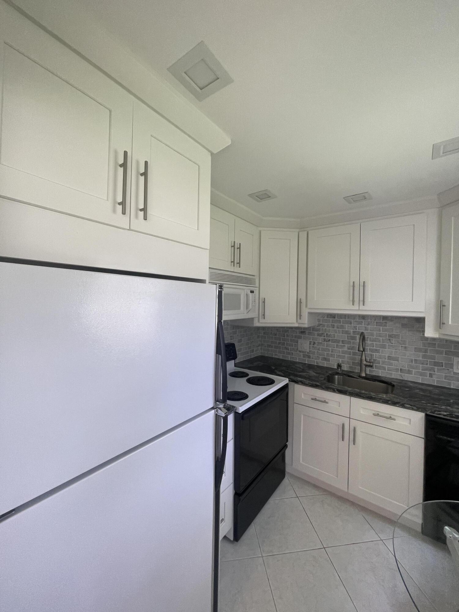 KESWICK B CONDO - Residential