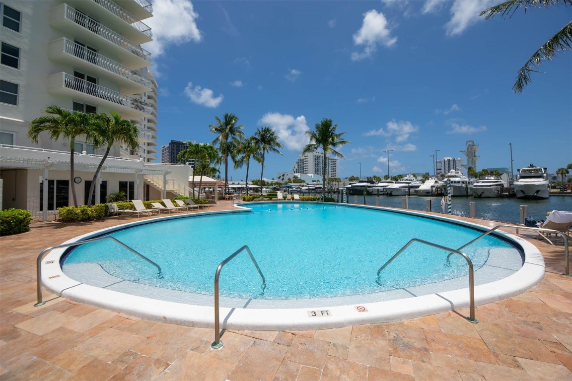 Venetian Condominium - Residential