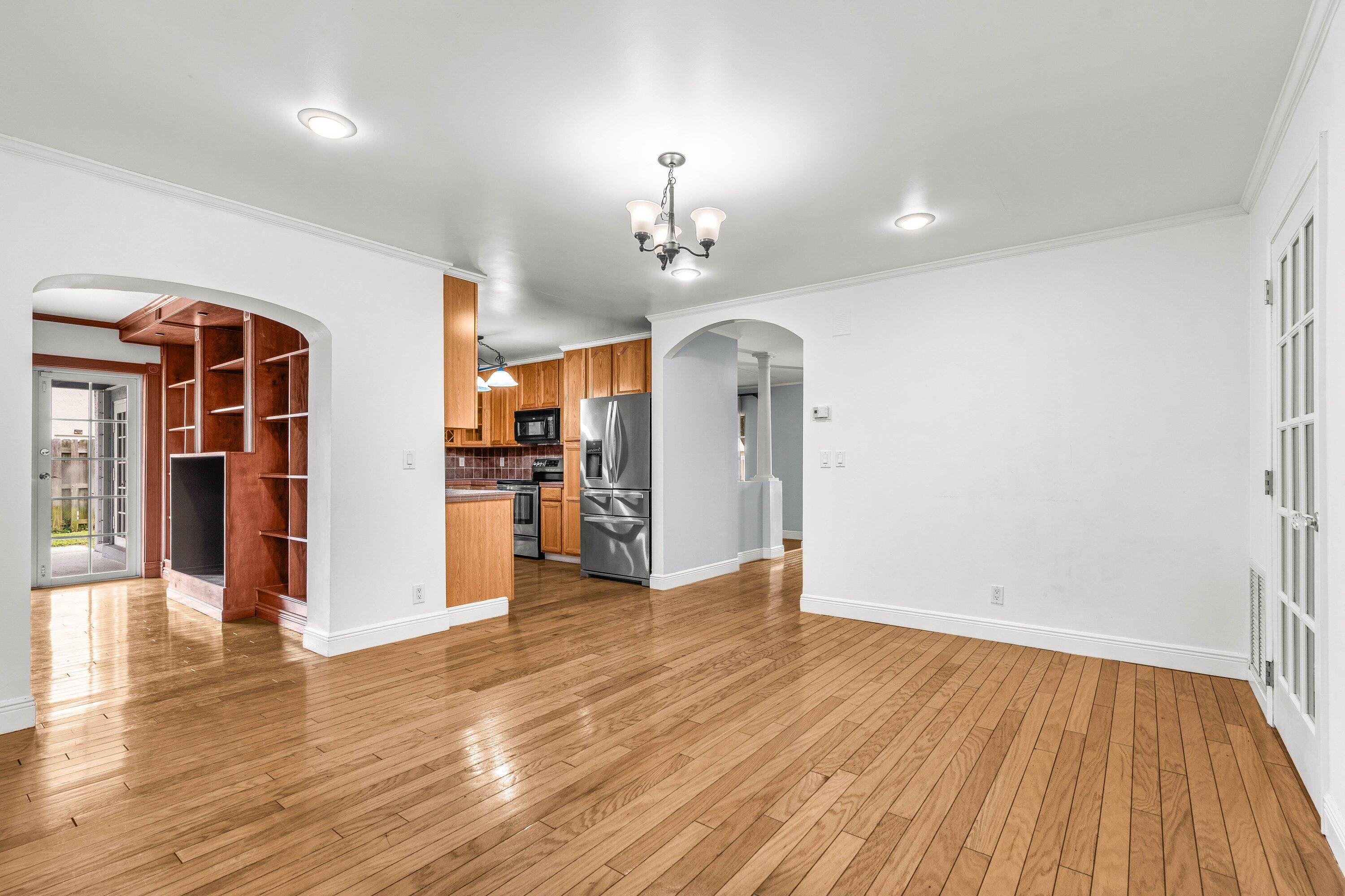 BOCA RATON SQUARE UNIT 19 - Residential Lease