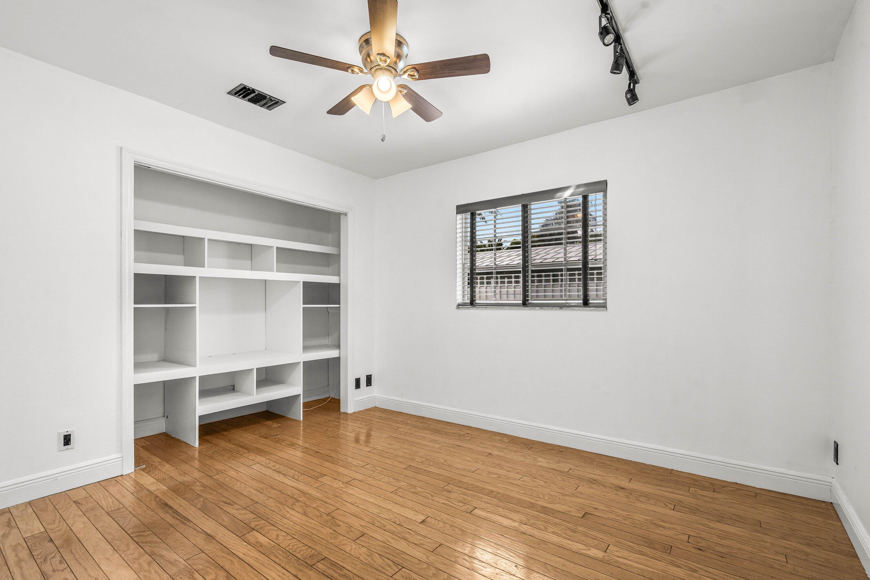 BOCA RATON SQUARE UNIT 19 - Residential Lease