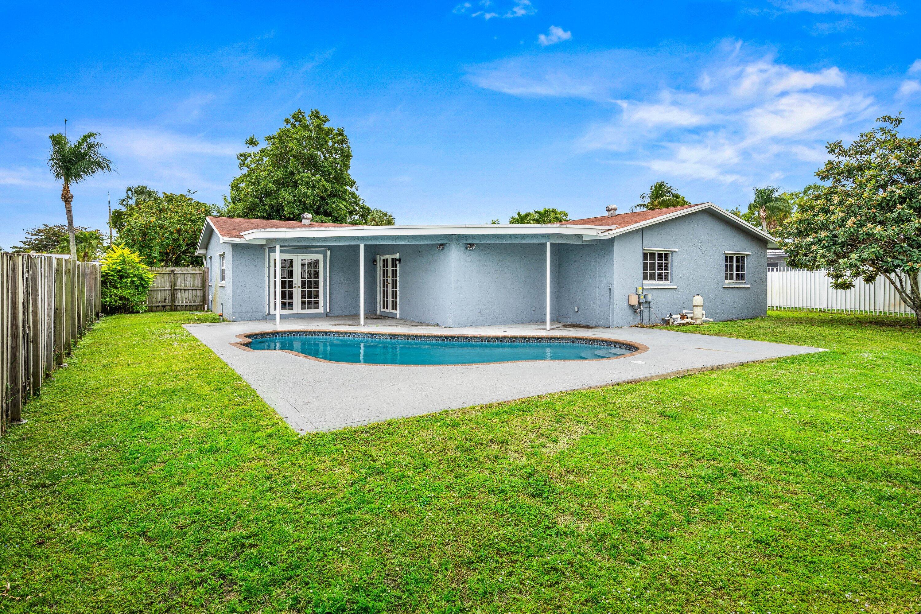 BOCA RATON SQUARE UNIT 19 - Residential Lease