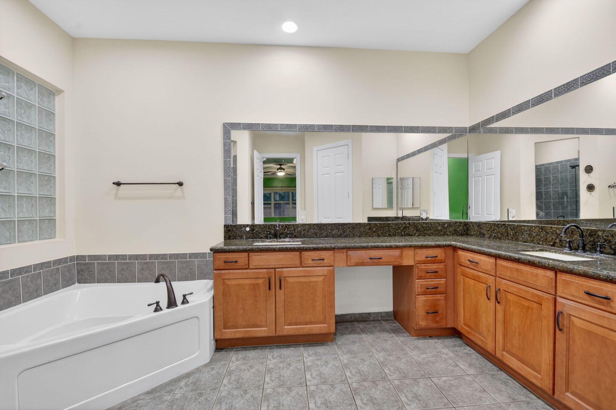 WYNDSONG ISLE ESTATES - Residential