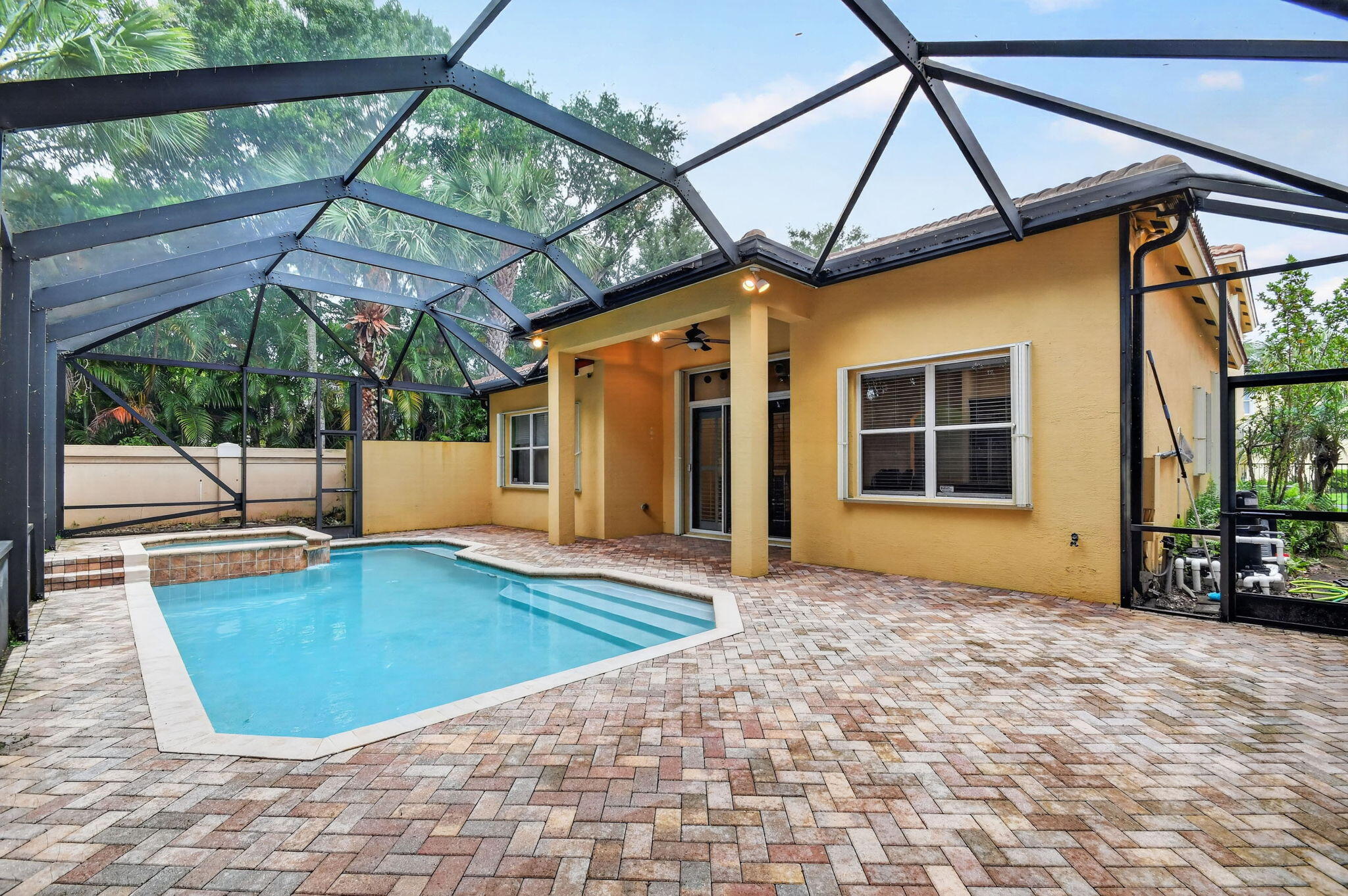 WYNDSONG ISLE ESTATES - Residential