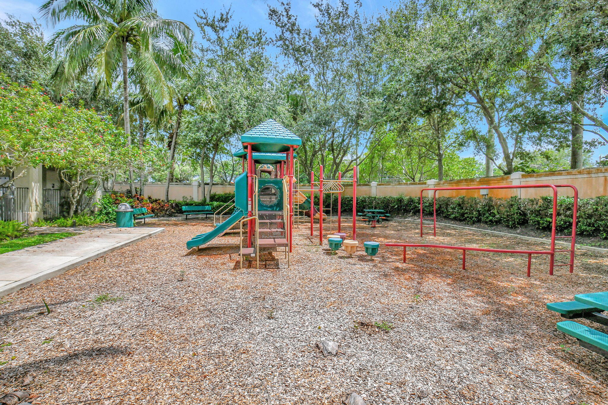 WYNDSONG ISLE ESTATES - Residential