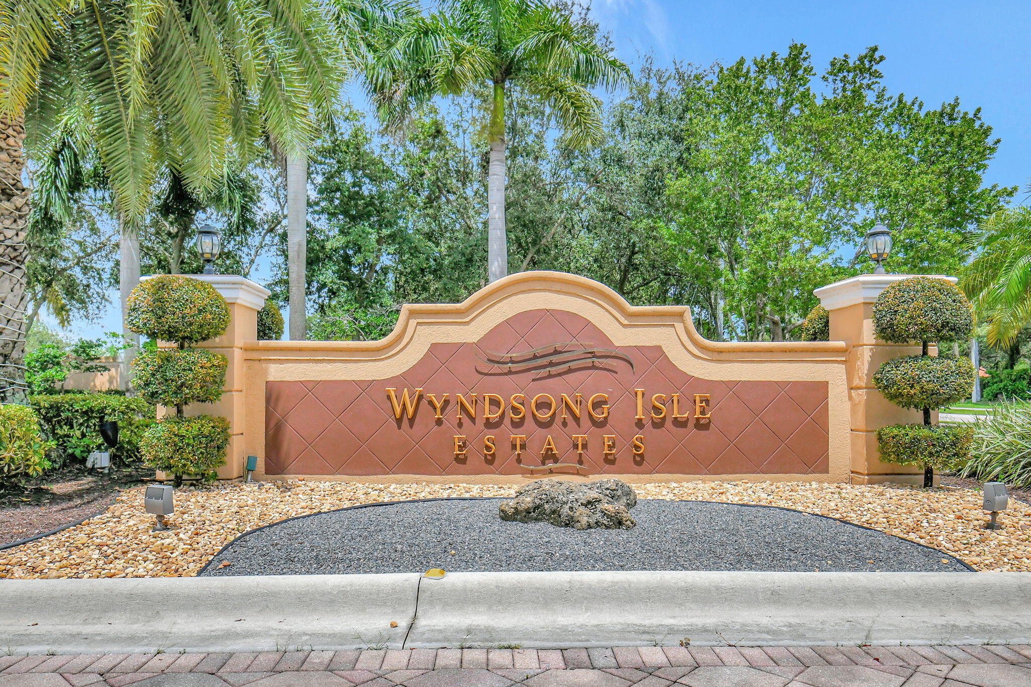 WYNDSONG ISLE ESTATES - Residential