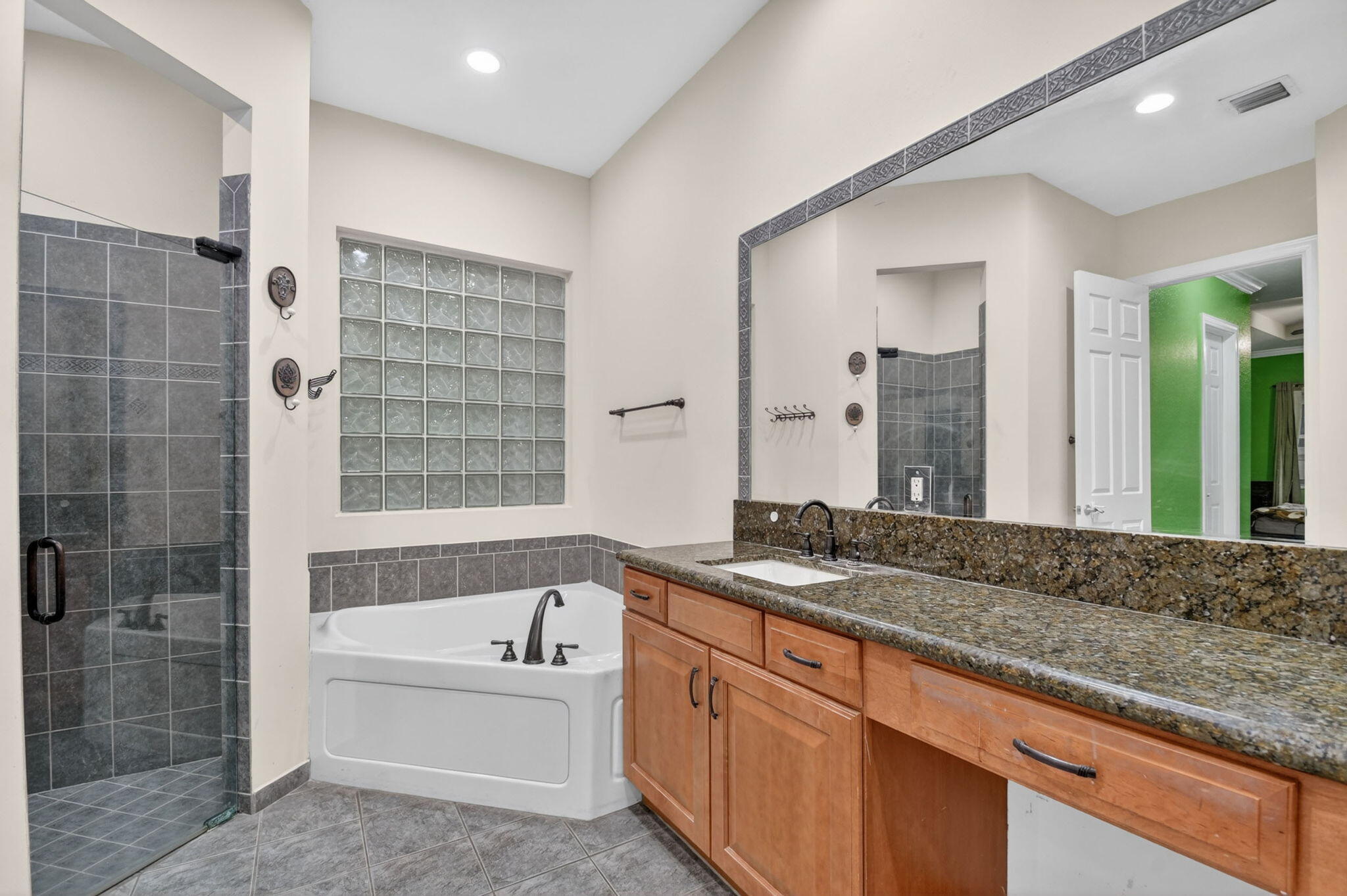 WYNDSONG ISLE ESTATES - Residential