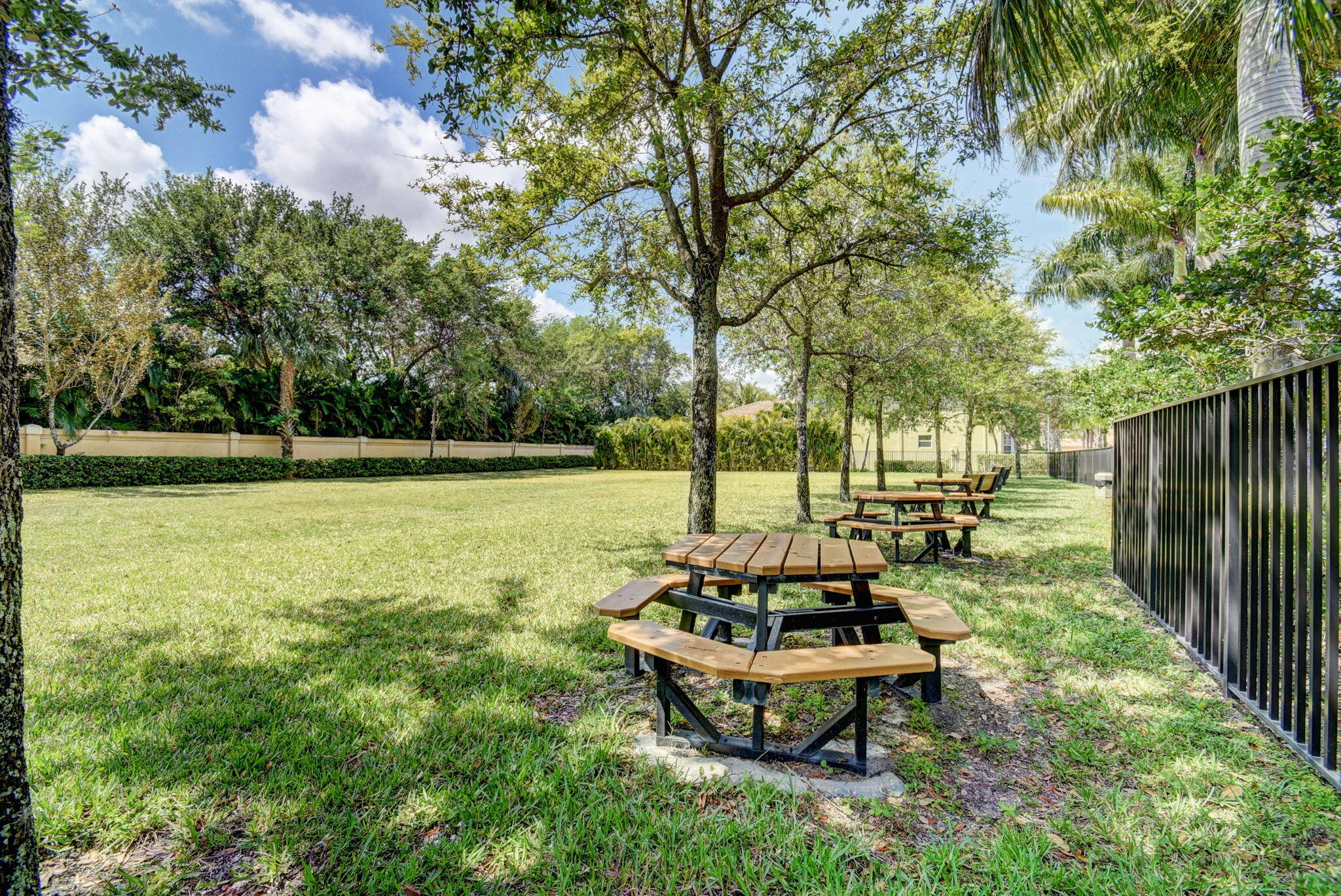WYNDSONG ISLE ESTATES - Residential