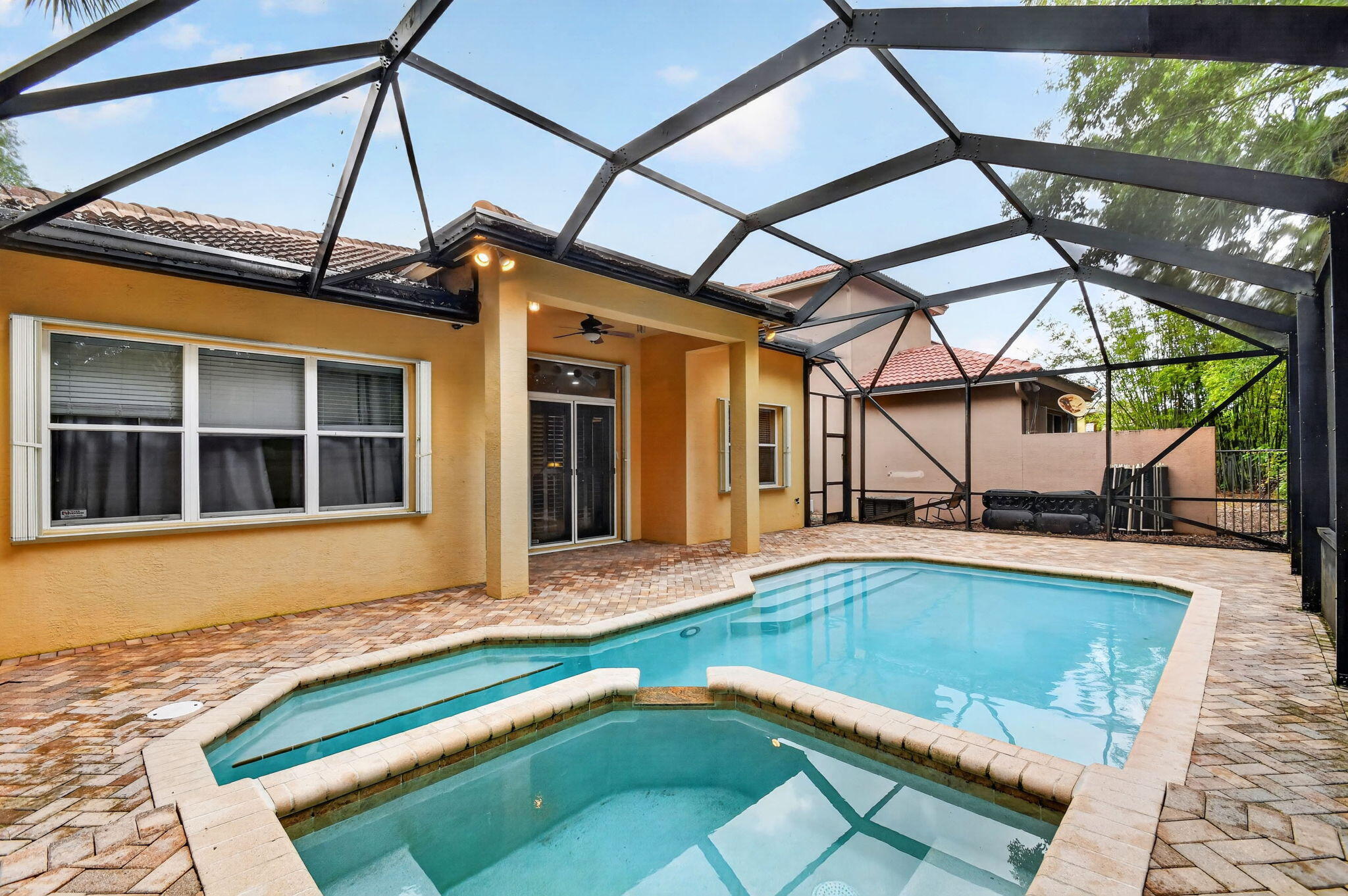 WYNDSONG ISLE ESTATES - Residential