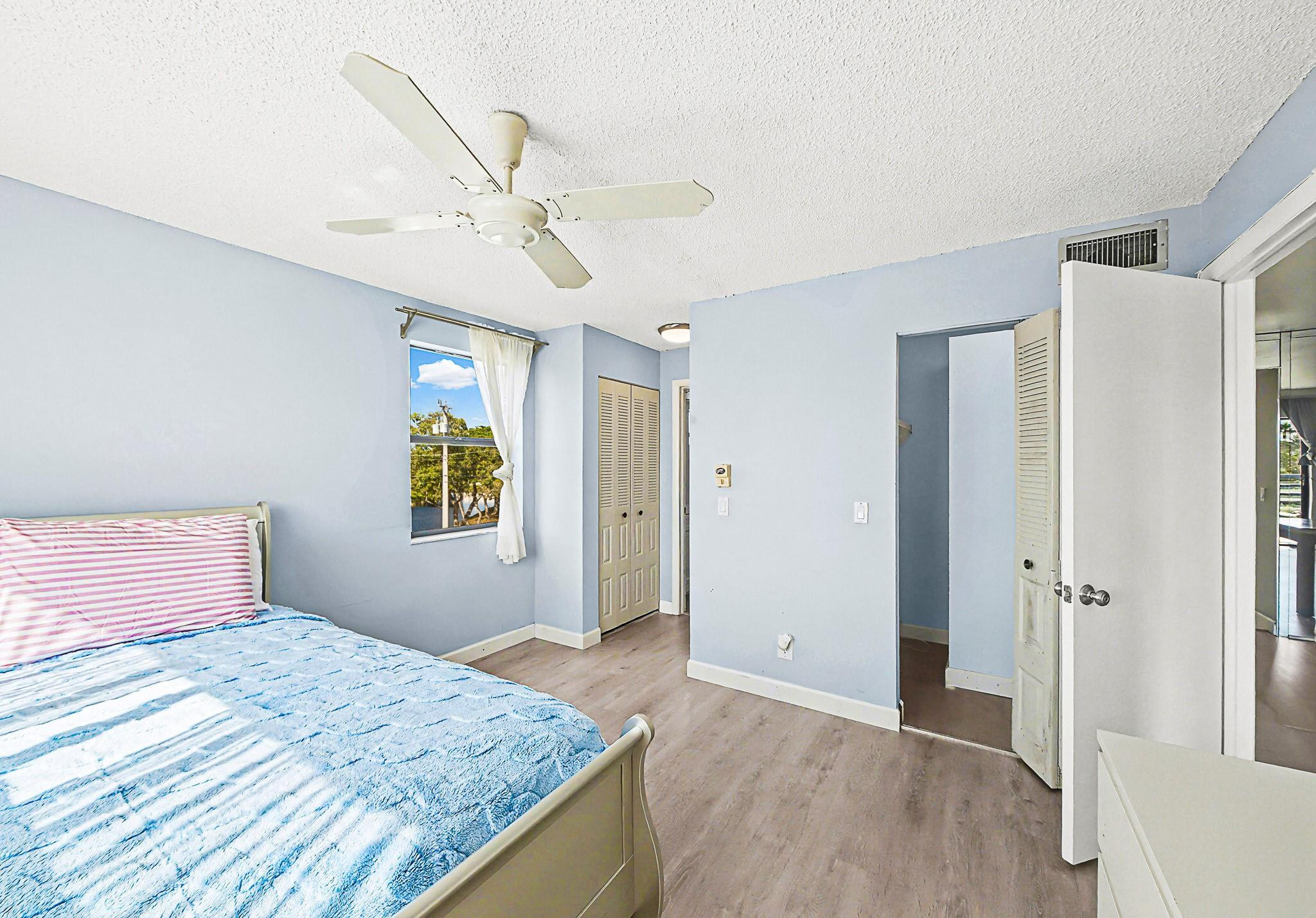 SUNRISE LAKES CONDOMINIUM Phase 4 Inc 2 - Residential