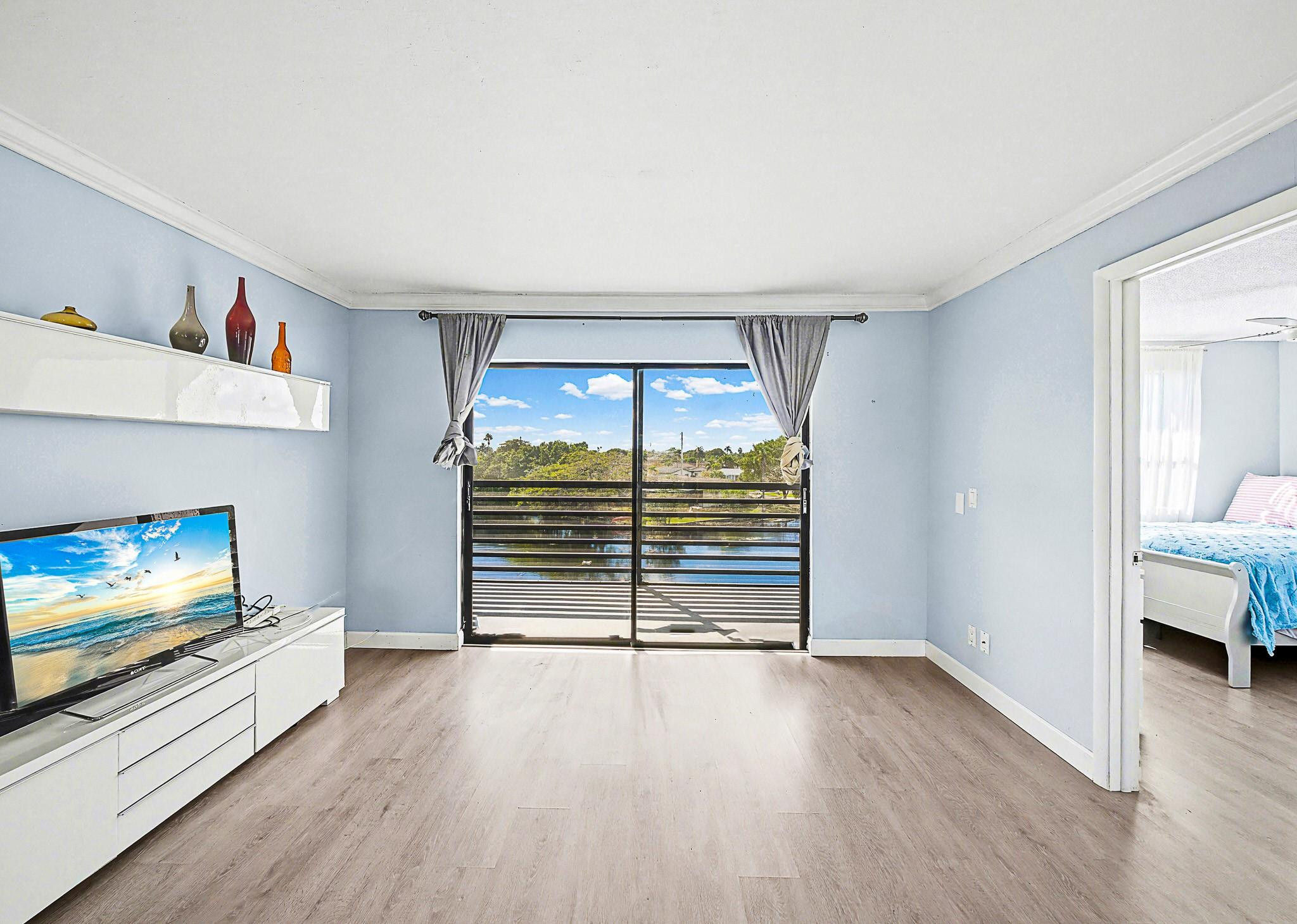 SUNRISE LAKES CONDOMINIUM Phase 4 Inc 2 - Residential