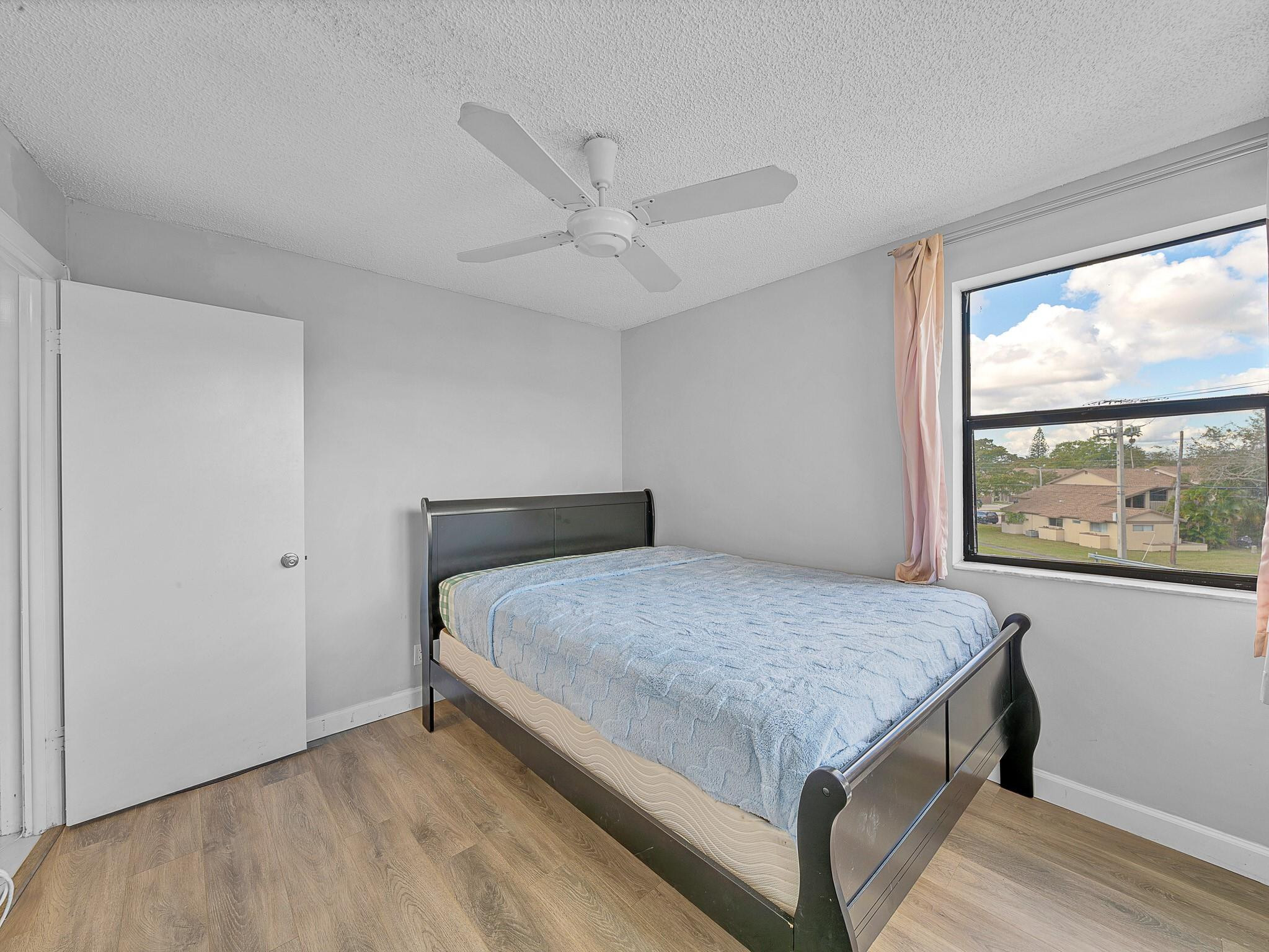 SUNRISE LAKES CONDOMINIUM Phase 4 Inc 2 - Residential