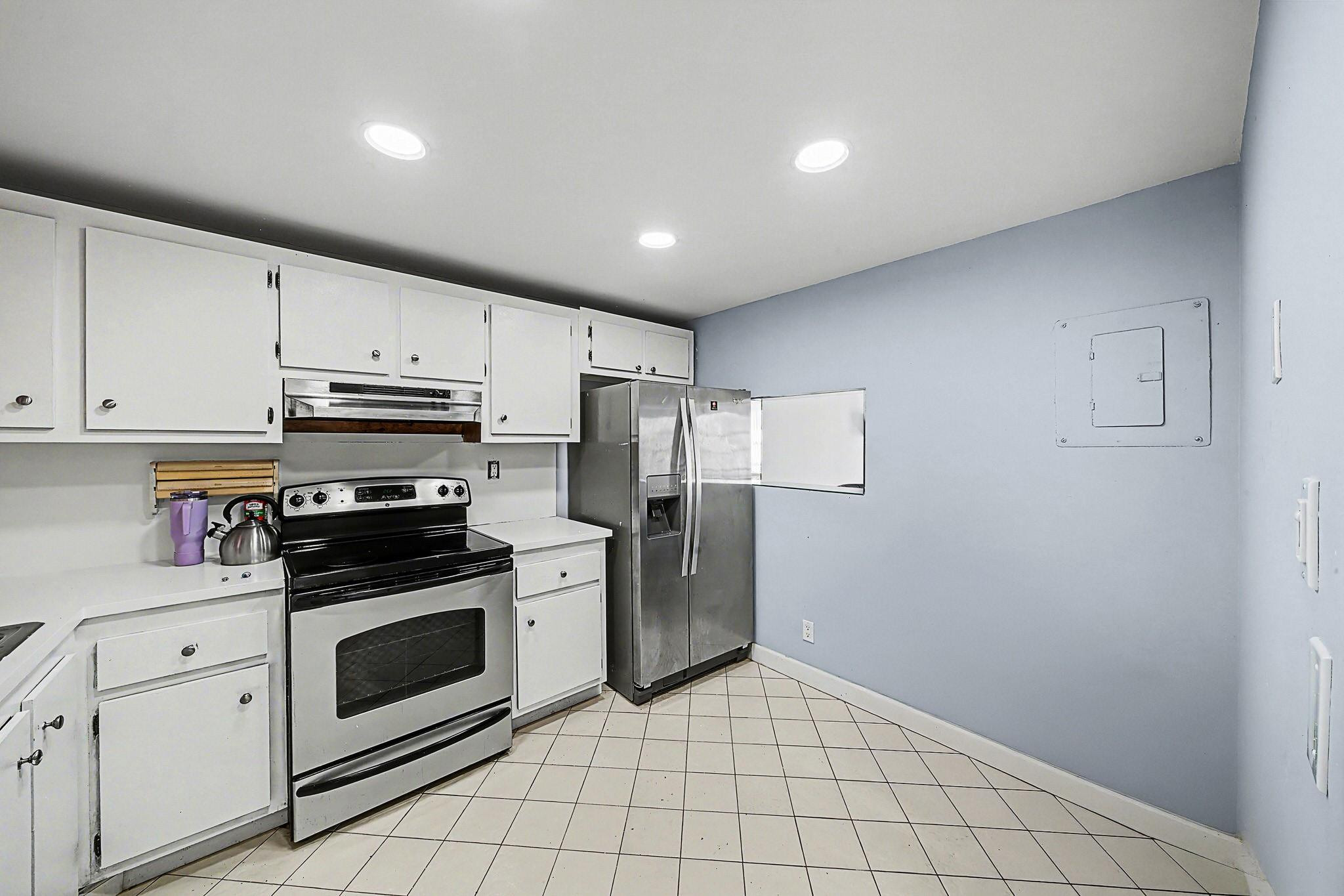 SUNRISE LAKES CONDOMINIUM Phase 4 Inc 2 - Residential