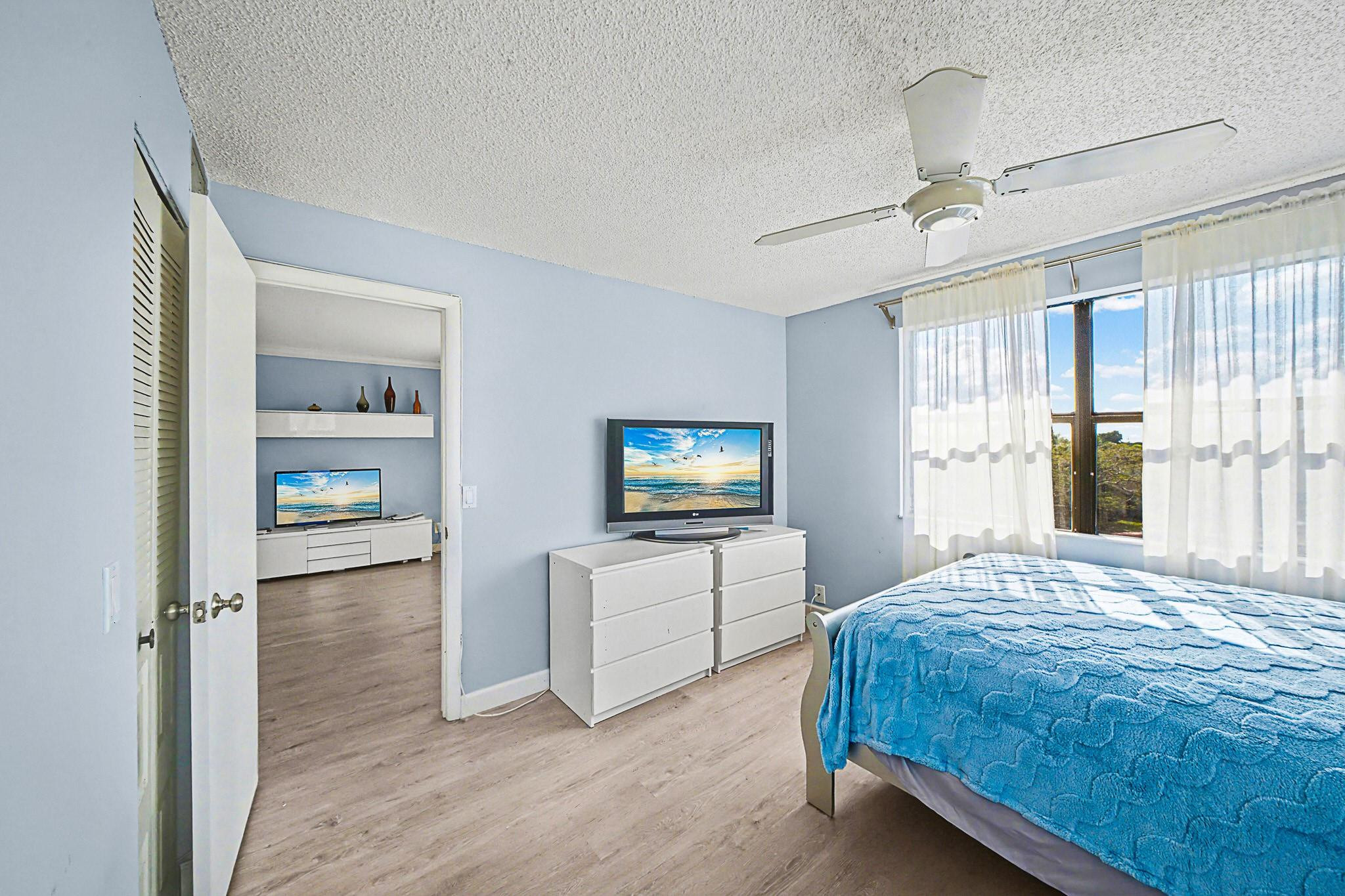 SUNRISE LAKES CONDOMINIUM Phase 4 Inc 2 - Residential