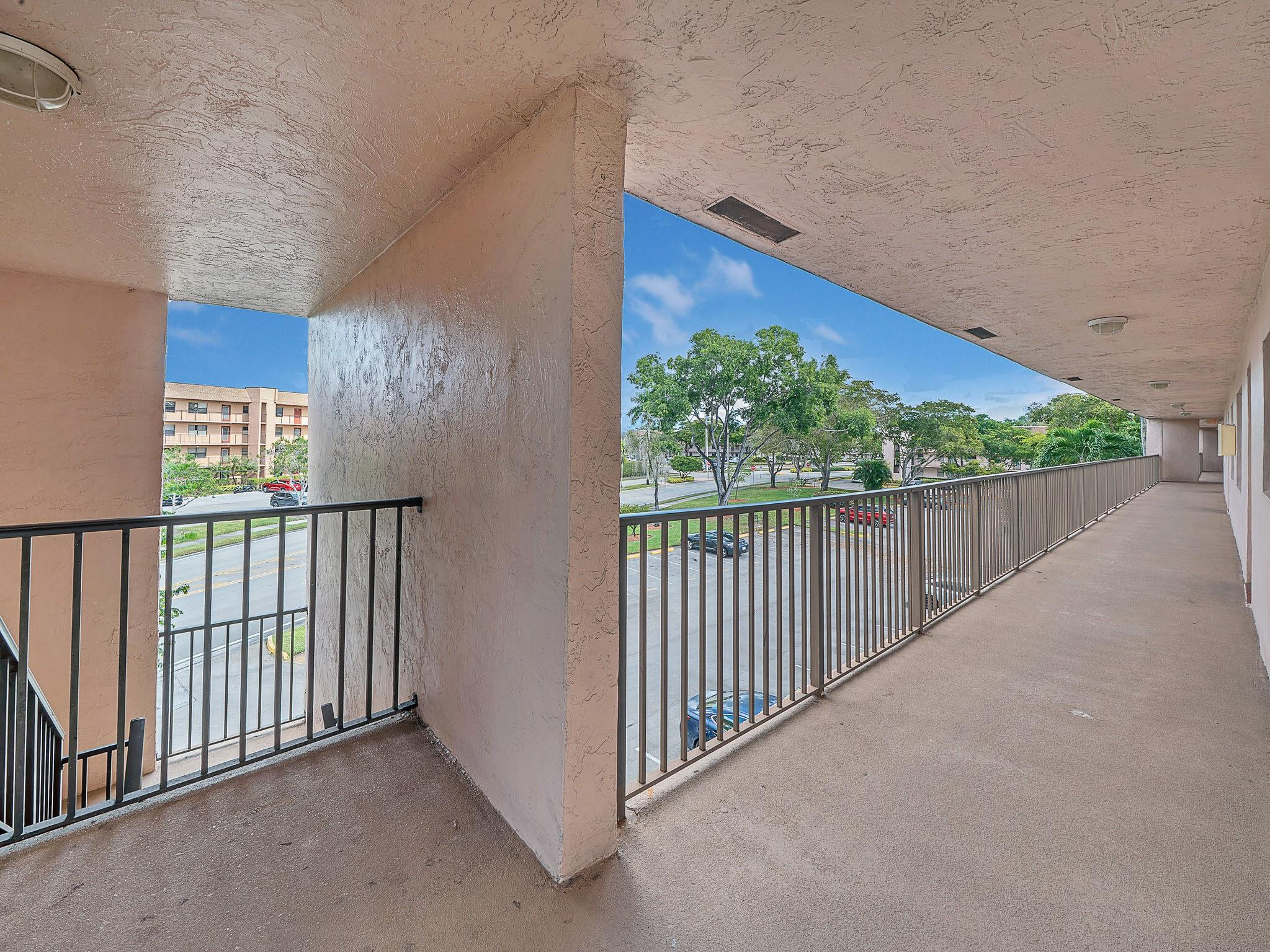 SUNRISE LAKES CONDOMINIUM Phase 4 Inc 2 - Residential