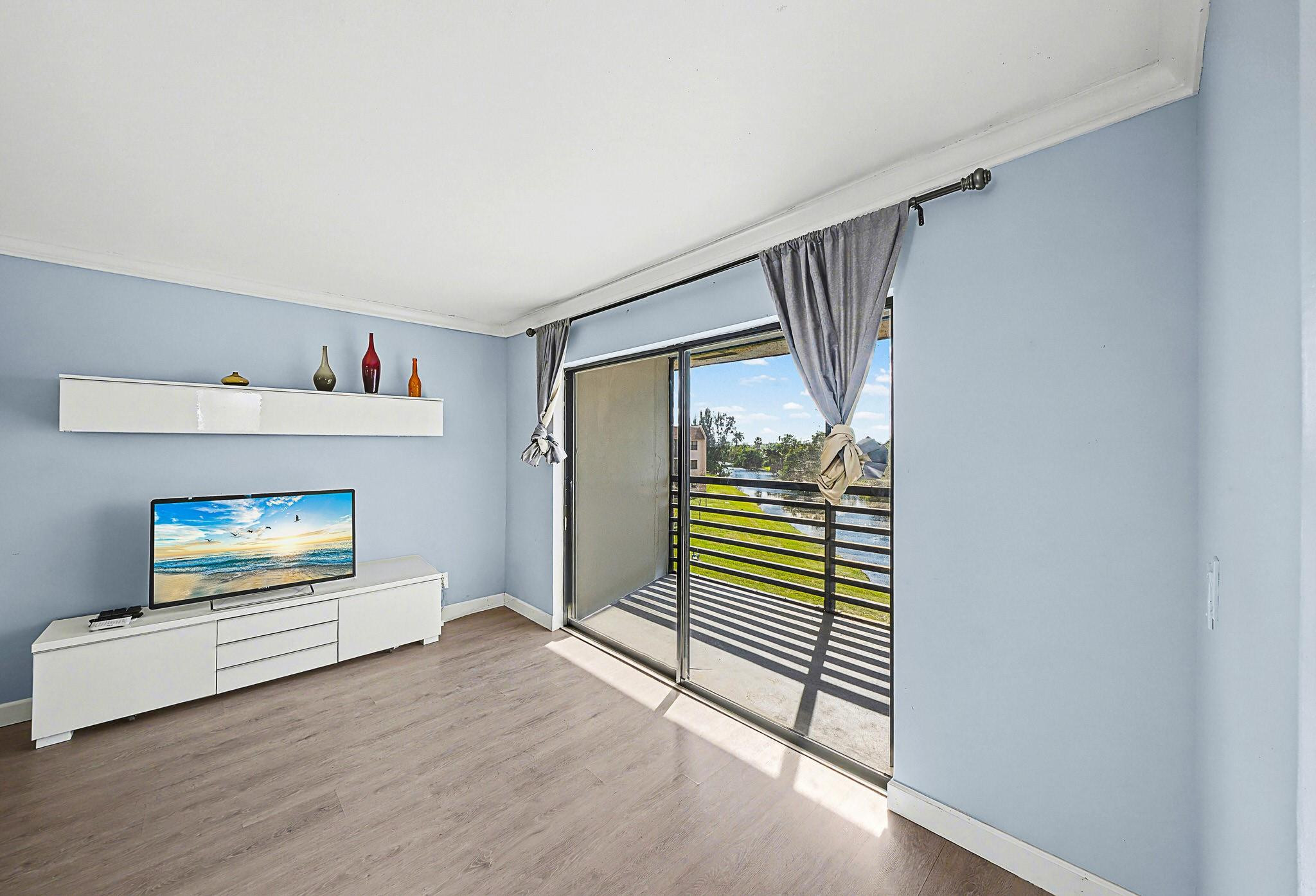 SUNRISE LAKES CONDOMINIUM Phase 4 Inc 2 - Residential