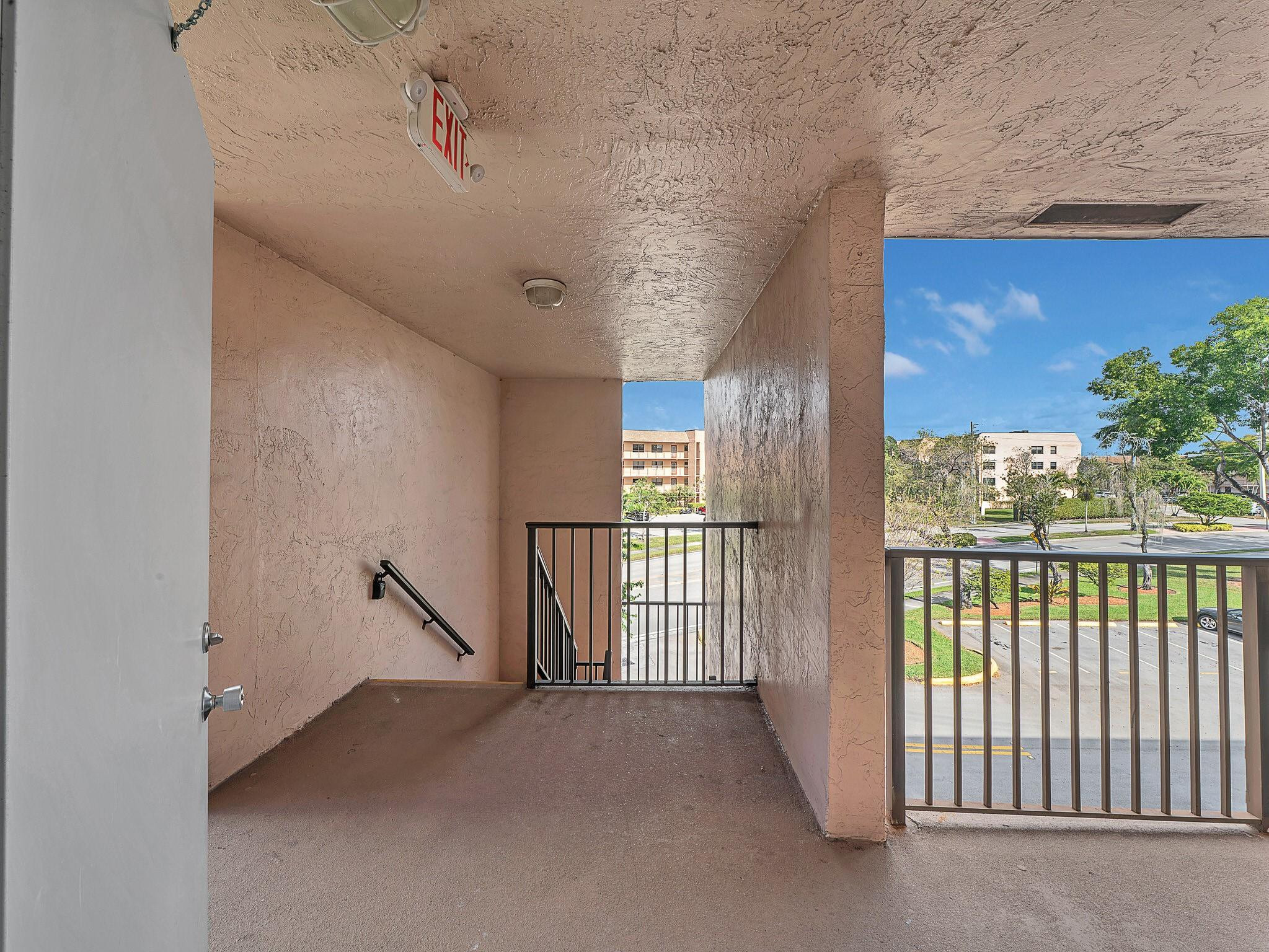 SUNRISE LAKES CONDOMINIUM Phase 4 Inc 2 - Residential