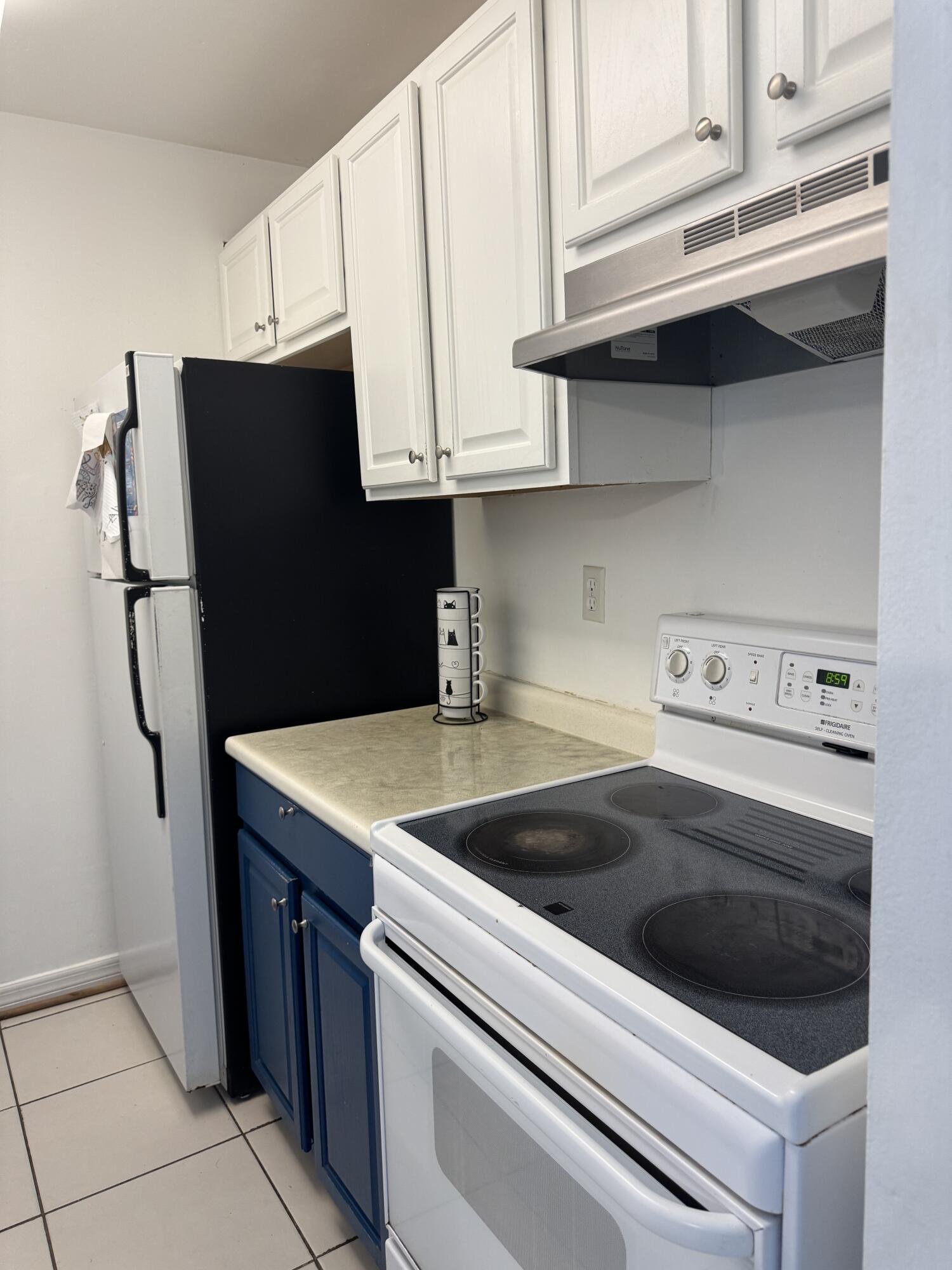 RAMBLEWOOD EAST CONDO - Residential