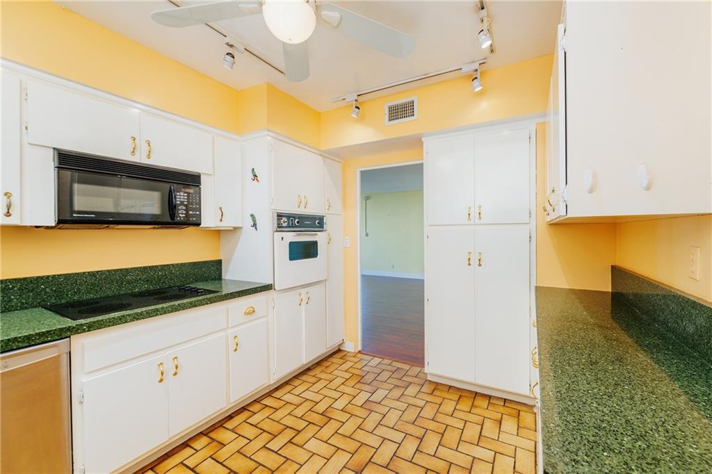 Coral Ridge Towers - Residential