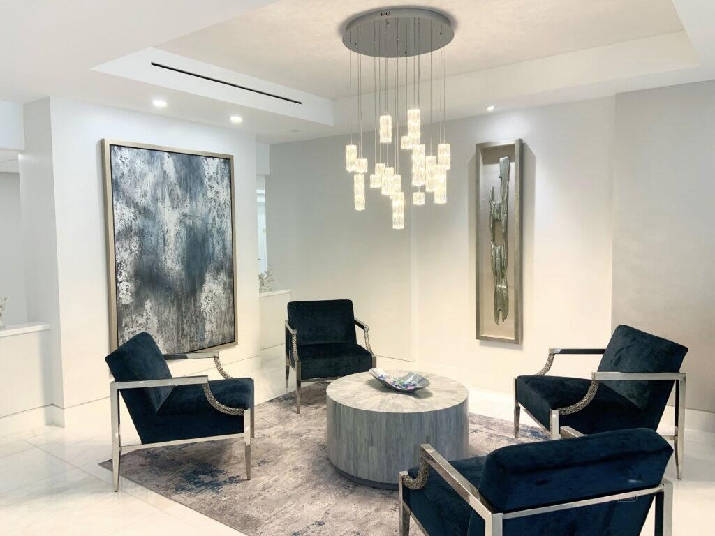 BARCLAY CONDO - Residential