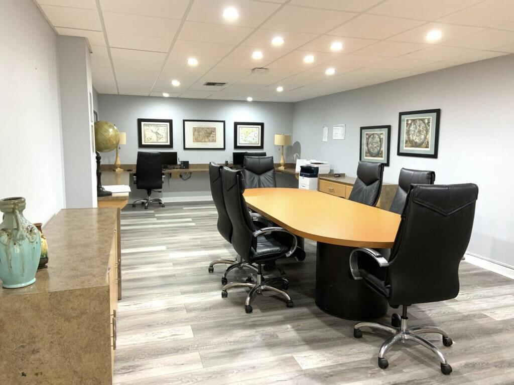 BARCLAY CONDO - Residential