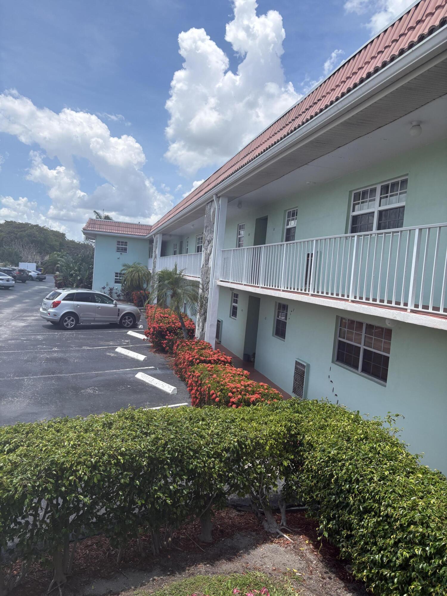 HAMPSHIRE ARMS CONDO - Residential Lease