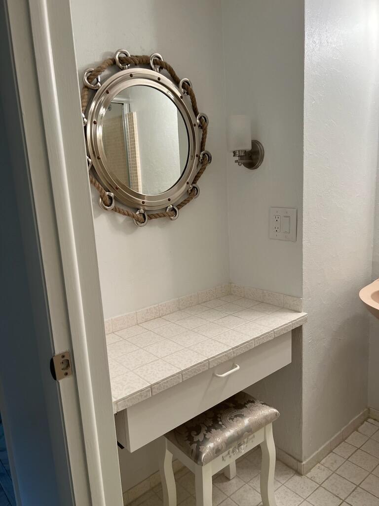 HAMPSHIRE ARMS CONDO - Residential Lease