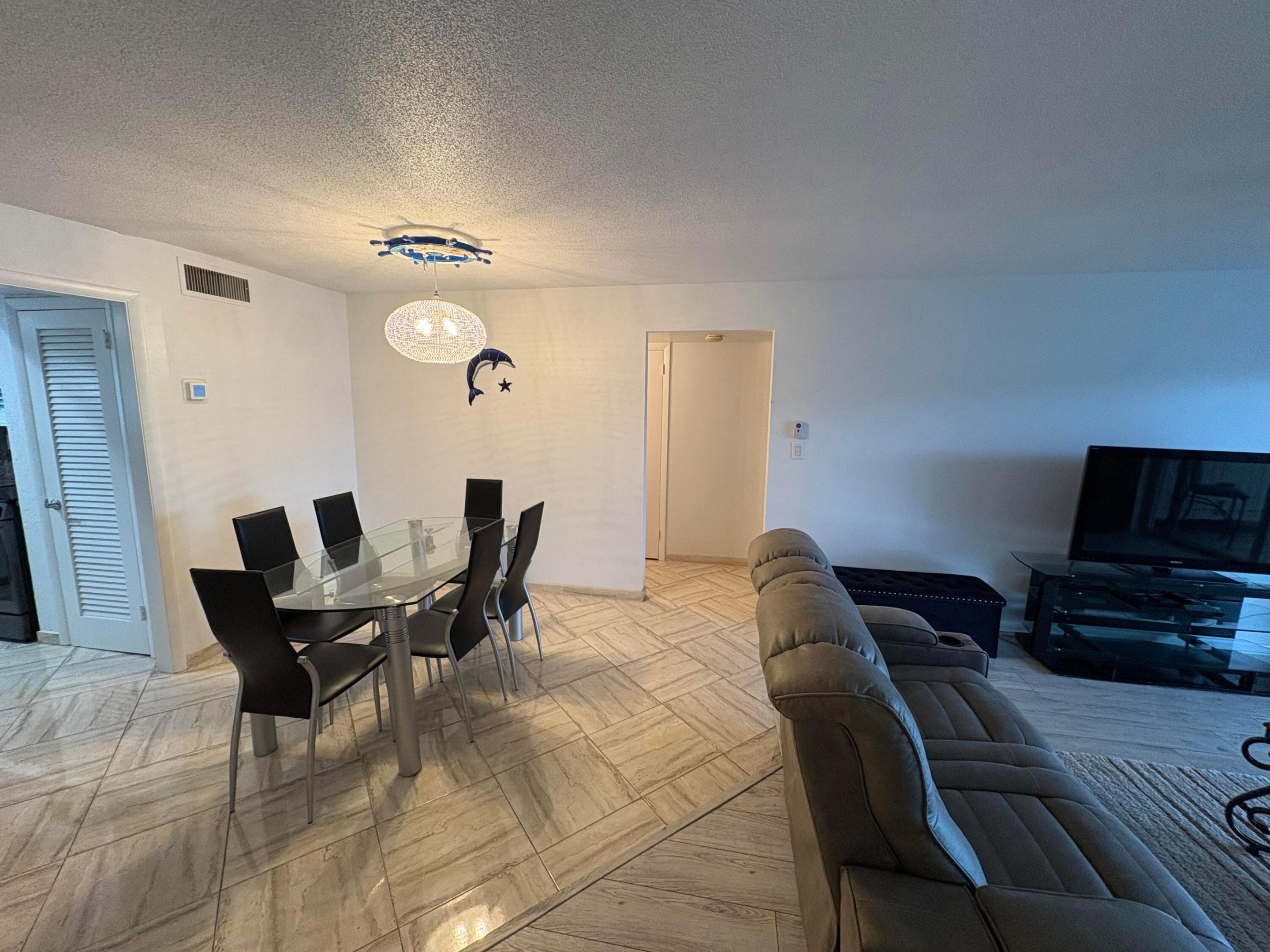 HAMPSHIRE ARMS CONDO - Residential Lease
