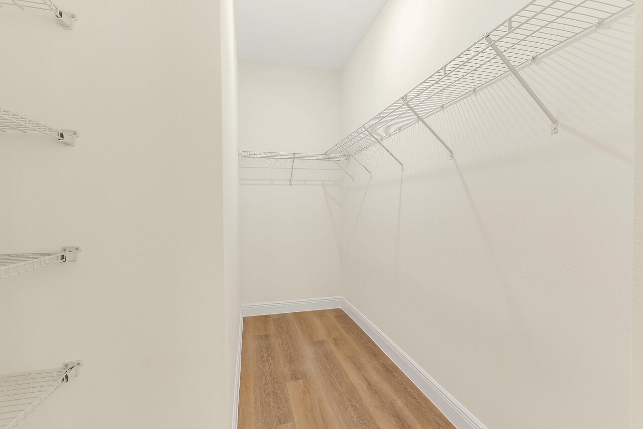 VERO LAKE ESTATES UNIT P - Residential