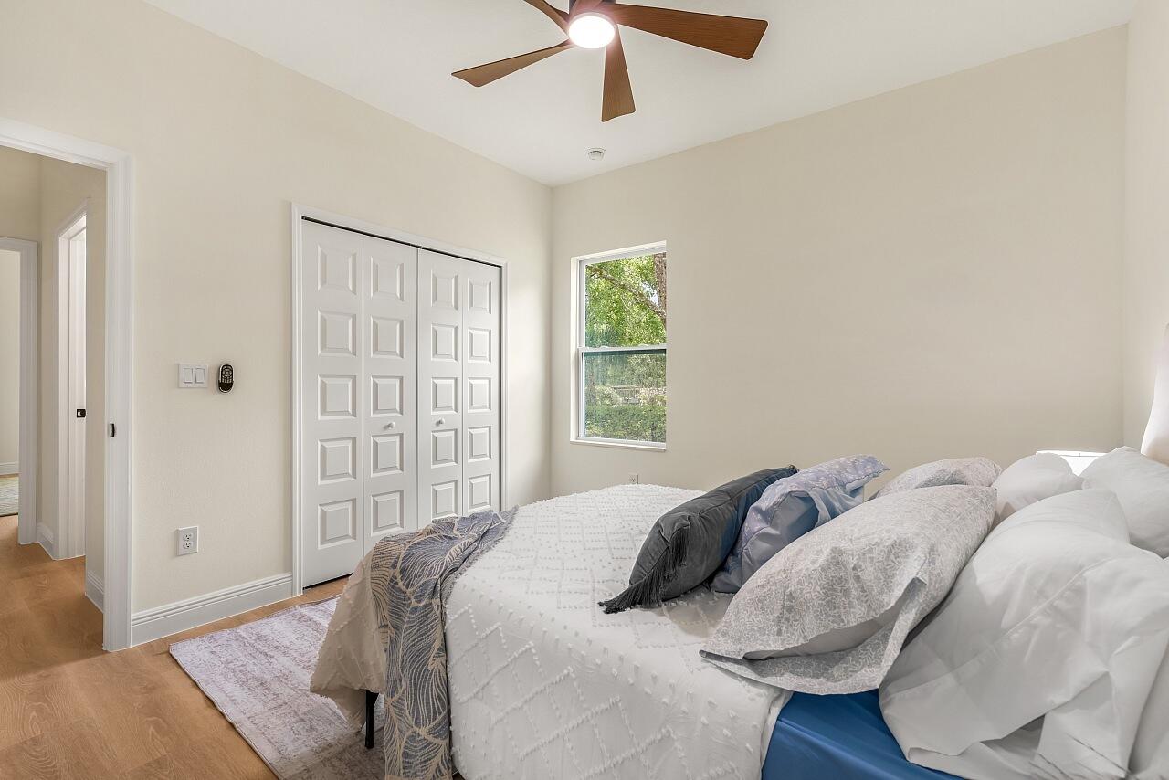 VERO LAKE ESTATES UNIT P - Residential