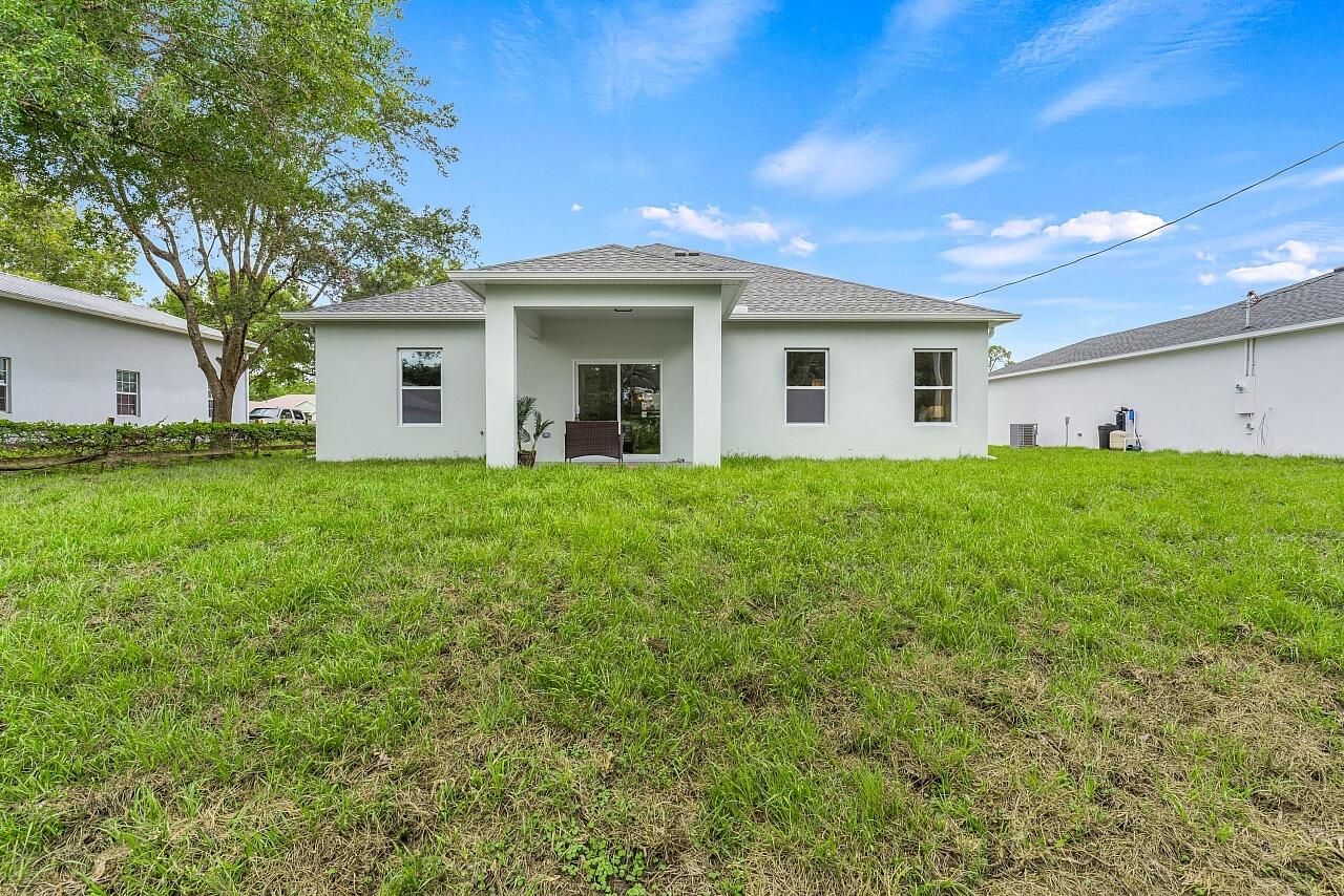 VERO LAKE ESTATES UNIT P - Residential
