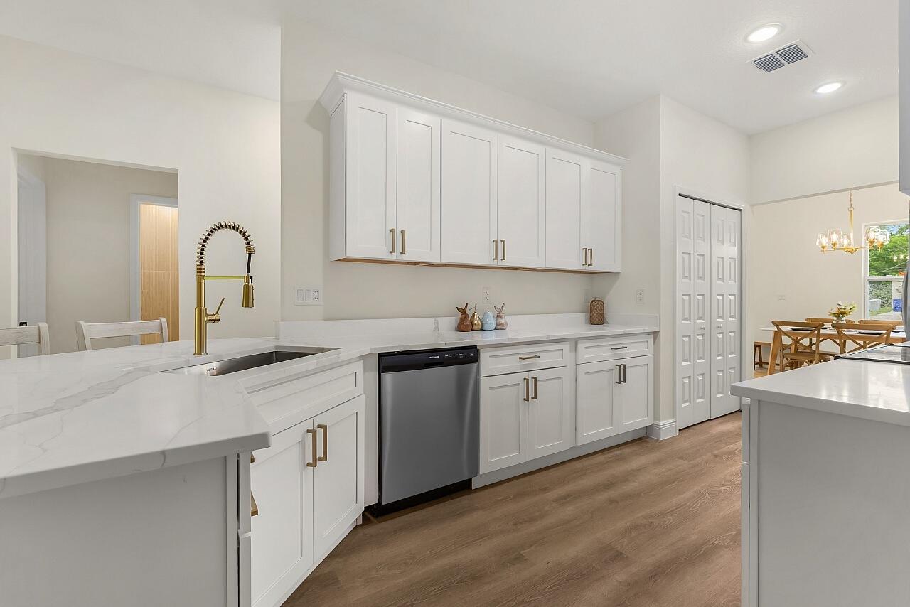 VERO LAKE ESTATES UNIT P - Residential