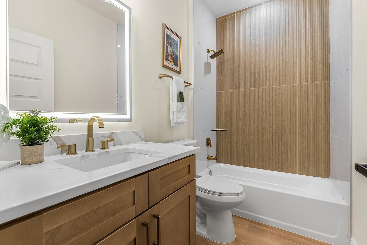 VERO LAKE ESTATES UNIT P - Residential