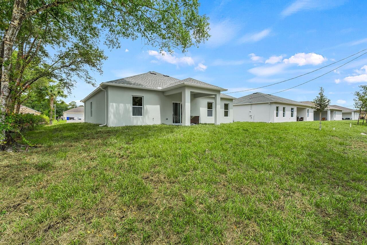 VERO LAKE ESTATES UNIT P - Residential
