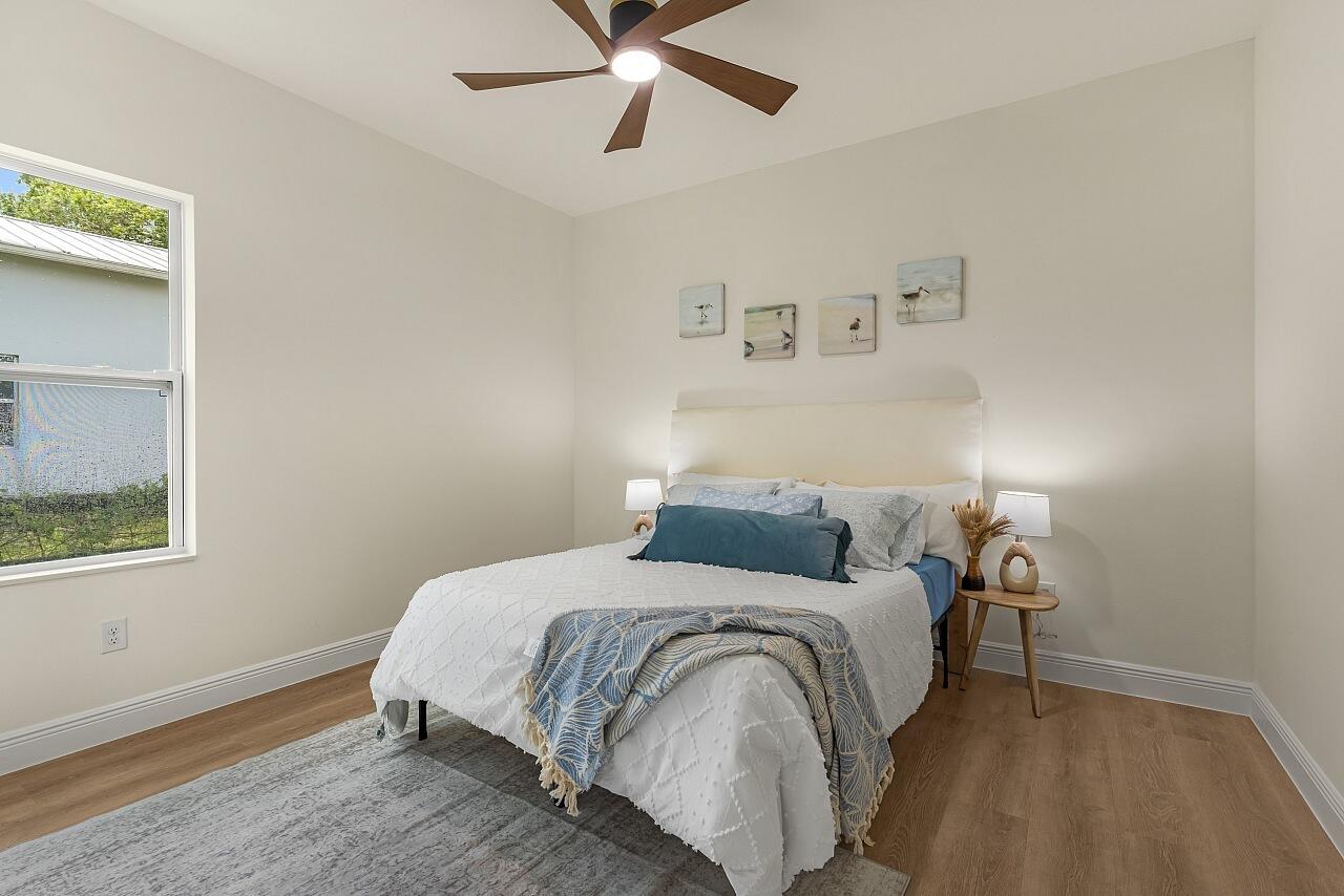 VERO LAKE ESTATES UNIT P - Residential