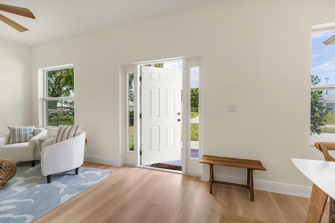 VERO LAKE ESTATES UNIT P - Residential