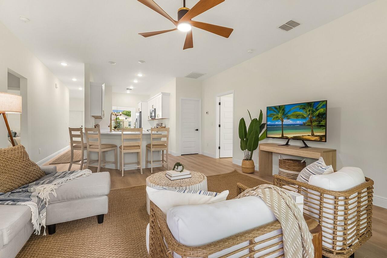 VERO LAKE ESTATES UNIT P - Residential