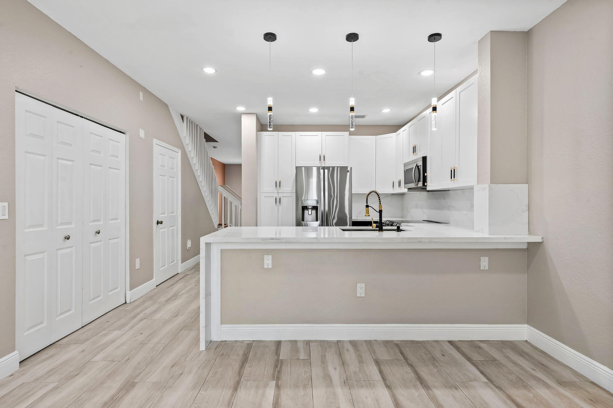 KINGS POINT COMMERCIAL PARK - Residential