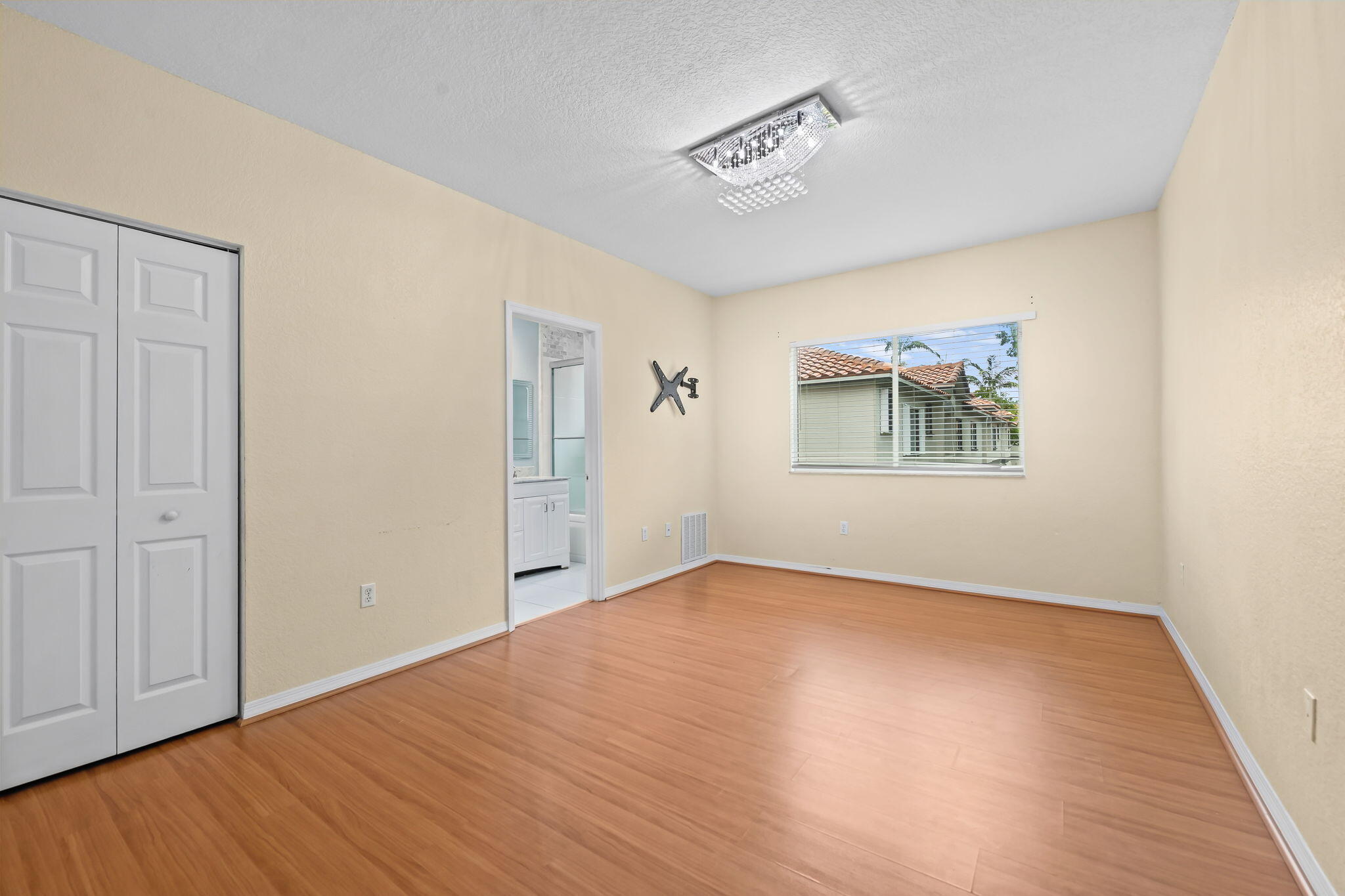 KINGS POINT COMMERCIAL PARK - Residential