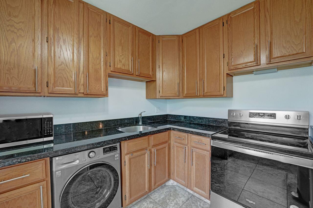 COLONIAL CLUB CONDO SEC 1 - Residential