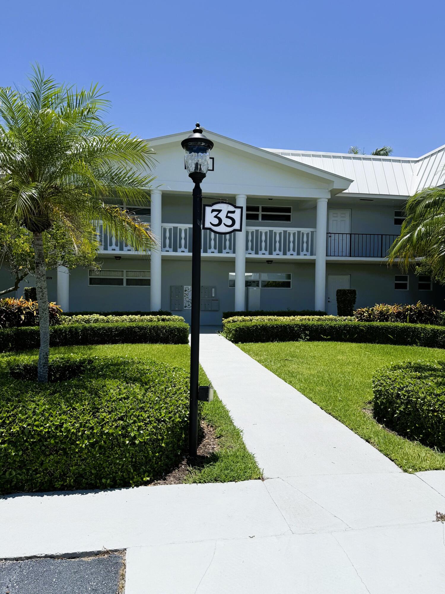 COLONIAL CLUB CONDO SEC 1 - Residential